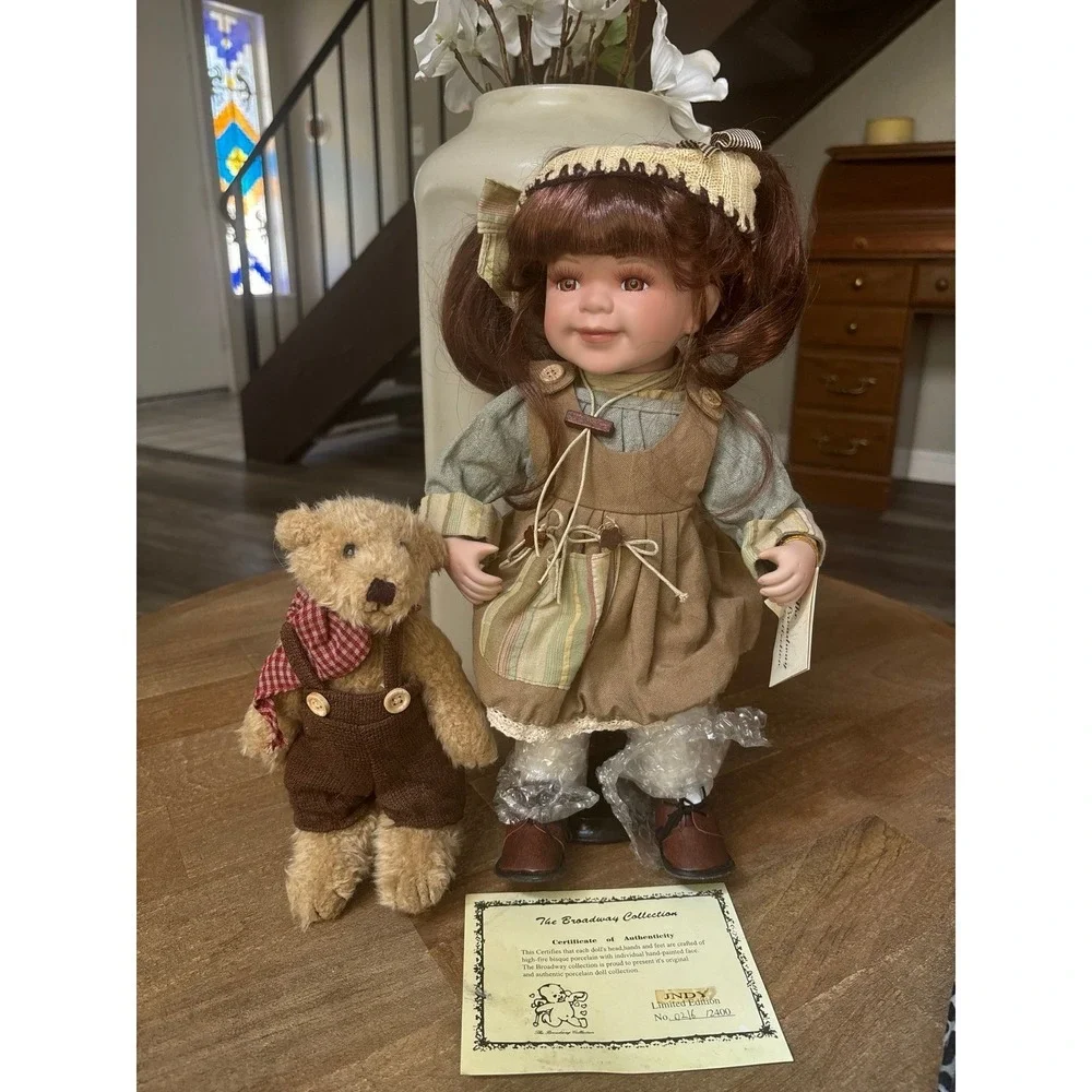 The‎ Broadway Collection Porcelain Doll